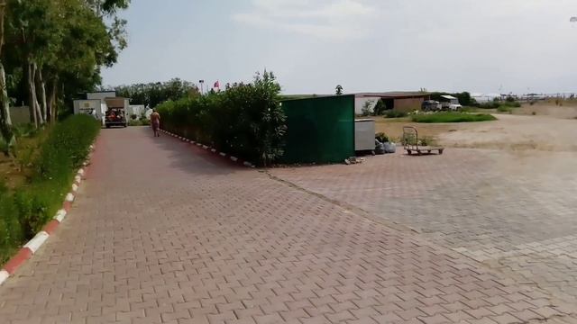 Дорога от ОТЕЛЯ до ПЛЯЖА. Grand Park Lara Hotel 5* Turkey, Турция. Пешком и на шаттле.