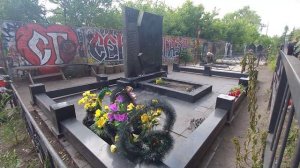На могиле Юрия Клинских, лидера группы «Сектор газа», произошёл пожар