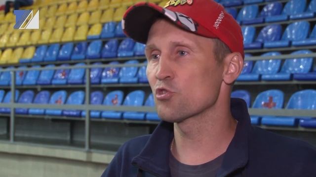 Выходим на новый уровень Ледовый дворец «Кристалл» принял гостей из Омска смотреть онлайн