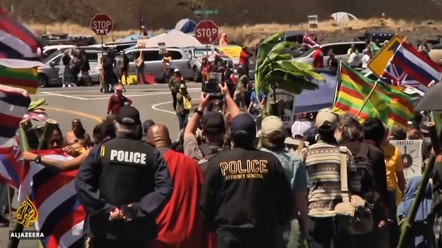 Native Hawaiians block construction of telescope on Mauna Kea смотреть онлайн