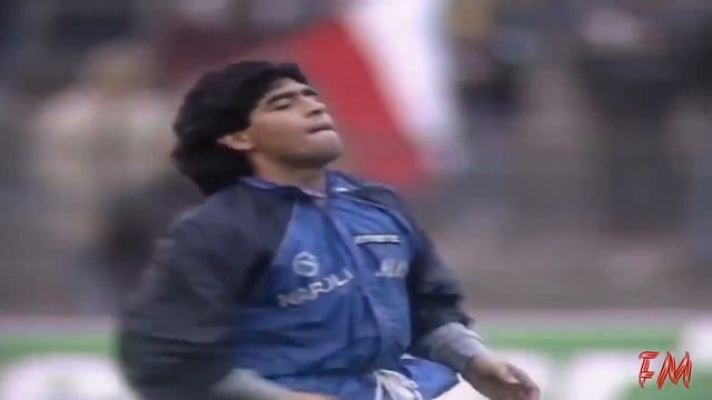 РАЗМИНКА ДИЕГО МАРАДОНЫ ПЕРЕД МАТЧЕМ С БАВАРИЕЙ 1989 ГОД смотреть онлайн