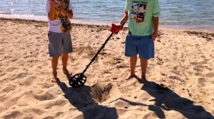 Кладоискатели Валя и Миша на Острове Сокровищ / Нашли Золотой Ой ...