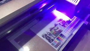 Печать на прозрачном оргстекле УФ-принтер SpringSun UV 4060