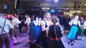 20190208 231148 МАКСИМИЛИАНС ТАНЕЦ ОФИЦИАНТОВ