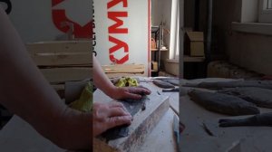 Керамика. Наполняем гипсовую форму глиной. Рыба.
