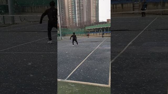 Snow tennis game