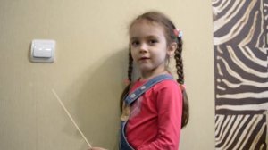 Квест! Помоги кукле найти платье и туфли!