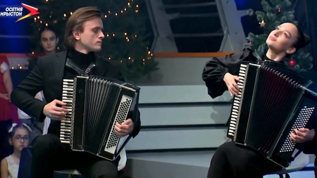 Трио Амран | Г.Свиридов - «Тройка» смотреть онлайн