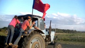 Едем в соседнее село на дискотеку