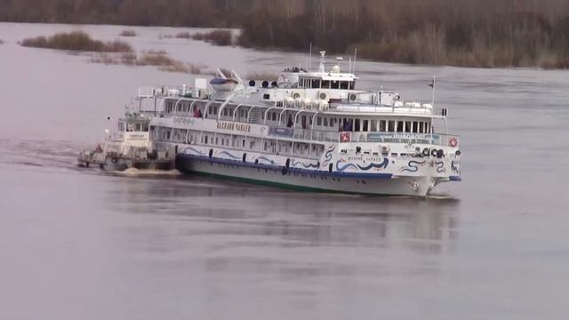 Теплоход Василий Чапаев смотреть онлайн