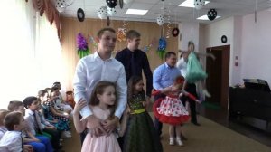 Маленькая дочка подрастает