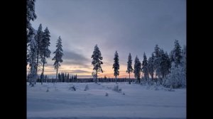 Yksin kuljen autiolla tiellä