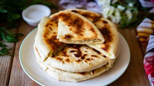 🥞 Хычины на кефире с луком - рецепт супер вкусных лепешек