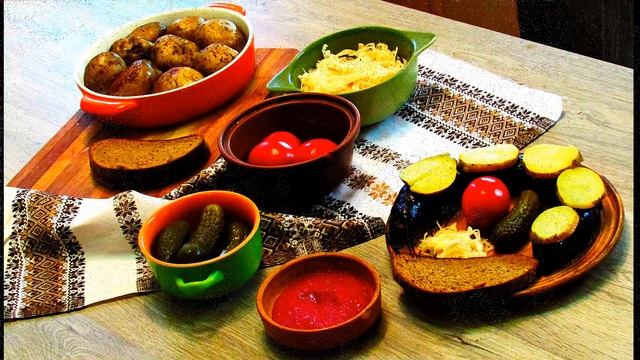 Рождественский ужин из картошки, капусты, кровяной колбасы… смотреть онлайн