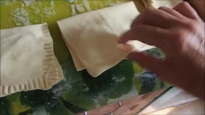 Очень вкусные слойки с ветчиной и сыром. Как быстро и вкусно приготовить слойки из слоеного теста.