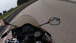 TOP SPEED YAMAHA R6 2009 VS HONDA CBR 600RR - @MotoTopSpeed