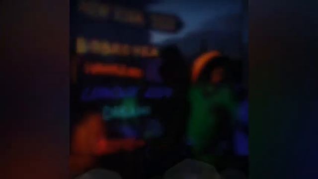 Неоновая вечеринка смотреть онлайн