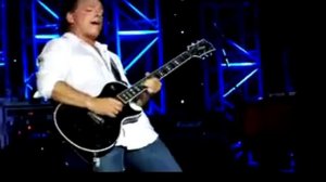 Journey - Who's Crying Now (full Neal solo Manchester)