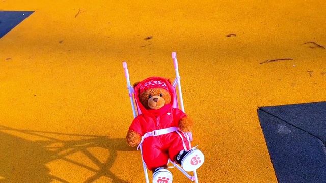 Эльвира и Райан игры и приключения на площадке. Сборник лучших видео для малышей смотреть онлайн