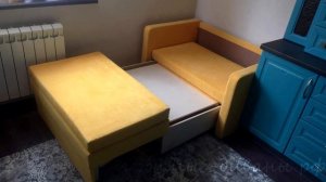 Маленький узкий кухонный диван со спальным местом. т.8-499-390-13-95