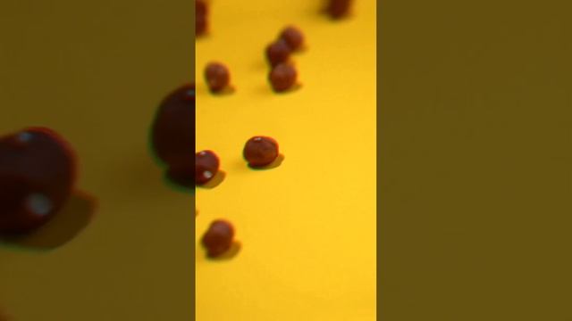 Ну оооооочень много фундука и карамели ❤️ Заказывайте HAZELS на маркетплейсах ??