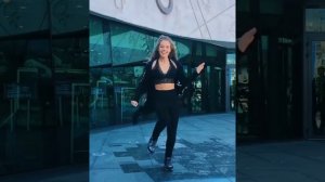 Танцуй, пока молодая, девочка Рая [Free Like A Bird]