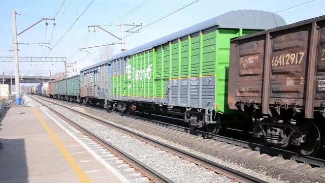 Электровоз ВЛ11-474 с грузовым поездом смотреть онлайн