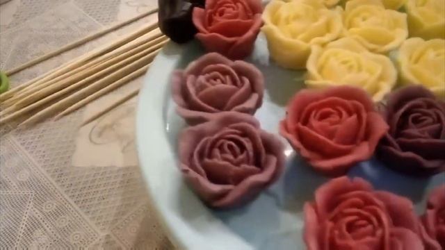 СЪЕДОБНЫЙ БУКЕТ! СОБИРАЕМ БУКЕТ ЧАЙНОЙ РОЗЫ смотреть онлайн