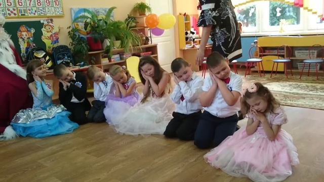 Беларусь Лида-ДЕТСАДОВСКИЙ ВЫПУСКНОЙ БАЛ В СТИЛЕ СКАЗКИ.ДЕТИ НЕПОСРЕДСТВЕННО СЕРЬЕЗНЫ)Часть 2 смотреть онлайн