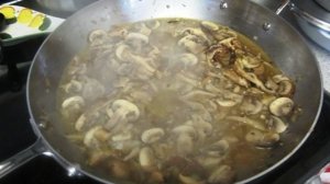 Жареные грибы с макаронами