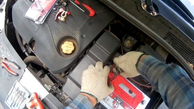 Поставил на АКБ быстросъемы с алиекспресса. смотреть онлайн