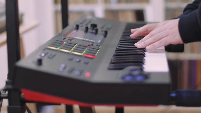 AKAI MPC KEY 61 - making a beat with vinyl Sampling смотреть онлайн