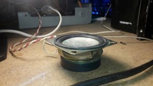 Басс тест динамика от компьютерных колонок 4ohm , 3w