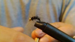 Нимфа на хариуса черная с люрексом.