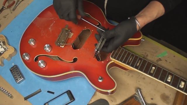 70's Epiphone From Japan Gets a New Life смотреть онлайн