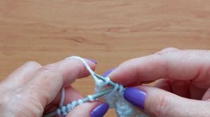 Ажурный, рельефный узор спицами для детской кофточки, жилета, топа, маечки.