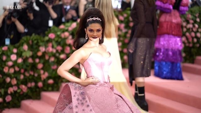 Deepika Padukone's best red-carpet moments смотреть онлайн