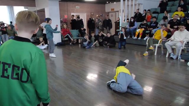 top16 до 13 лет bboy Pro100Leo vs Nego vs Puffy - "ALL OPTION" break dance battle смотреть онлайн