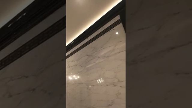 Отделка ванной комнаты мрамором Калакатта и Неро Маркино!