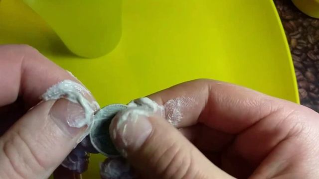 Чистка латунных монет авто пастой . смотреть онлайн