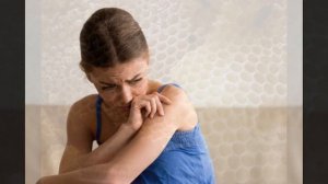 Почему людям нравится смотреть, как выдавливают прыщи