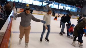 Первые шаги на льду в элегантном возрасте