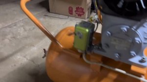 Компрессор 1П10 30 лет в строю. Ставим на большой ресивер.