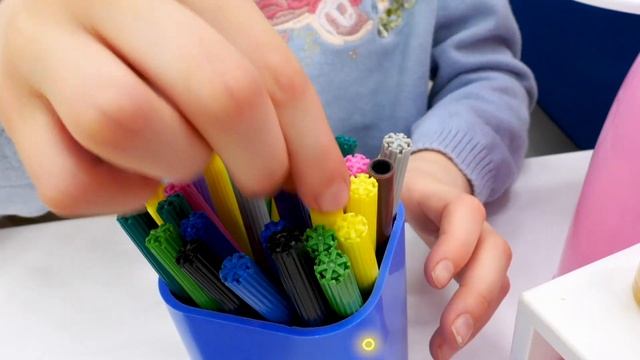 Игры для девочек - играем в Салон красоты. Макияж и прически для Барби, Эльзы и Аленки