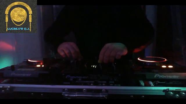 LucaEsse D.J. - live cdj mix смотреть онлайн