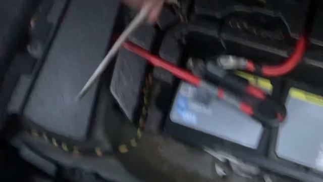 BMW 6-SERIES 645CI M SPORT E63 4.4L V8 BATTERY REPLACEMENT