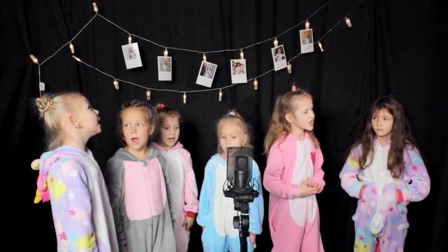 Ансамбль "Дольки" - Пижама пати (cover КиндерСтар)! смотреть онлайн