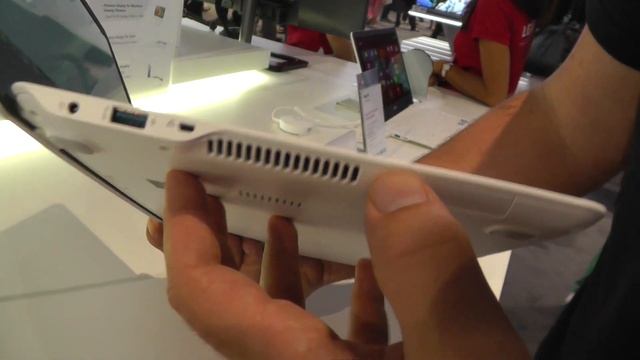 LG Ultra PC 13 Z935 (Almost)-Ultrabook with Quad HD screen & Haswell-CPU at IFA 2013 смотреть онлайн