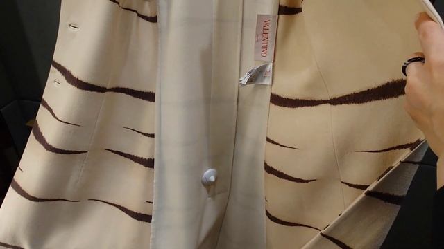 Как сшито пальто Valentino. Вариант пошива из двухслойной ткани. смотреть онлайн