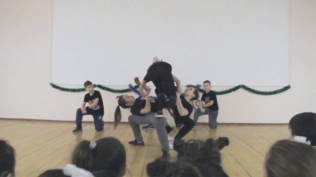 2018.12.26. Выступление в Школе №129 (Опытные). Студия брейк-данса Sense of life смотреть онлайн